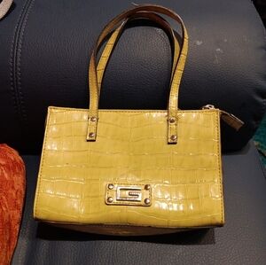 Vintage 80s guess mini bag in color yellow green   💚